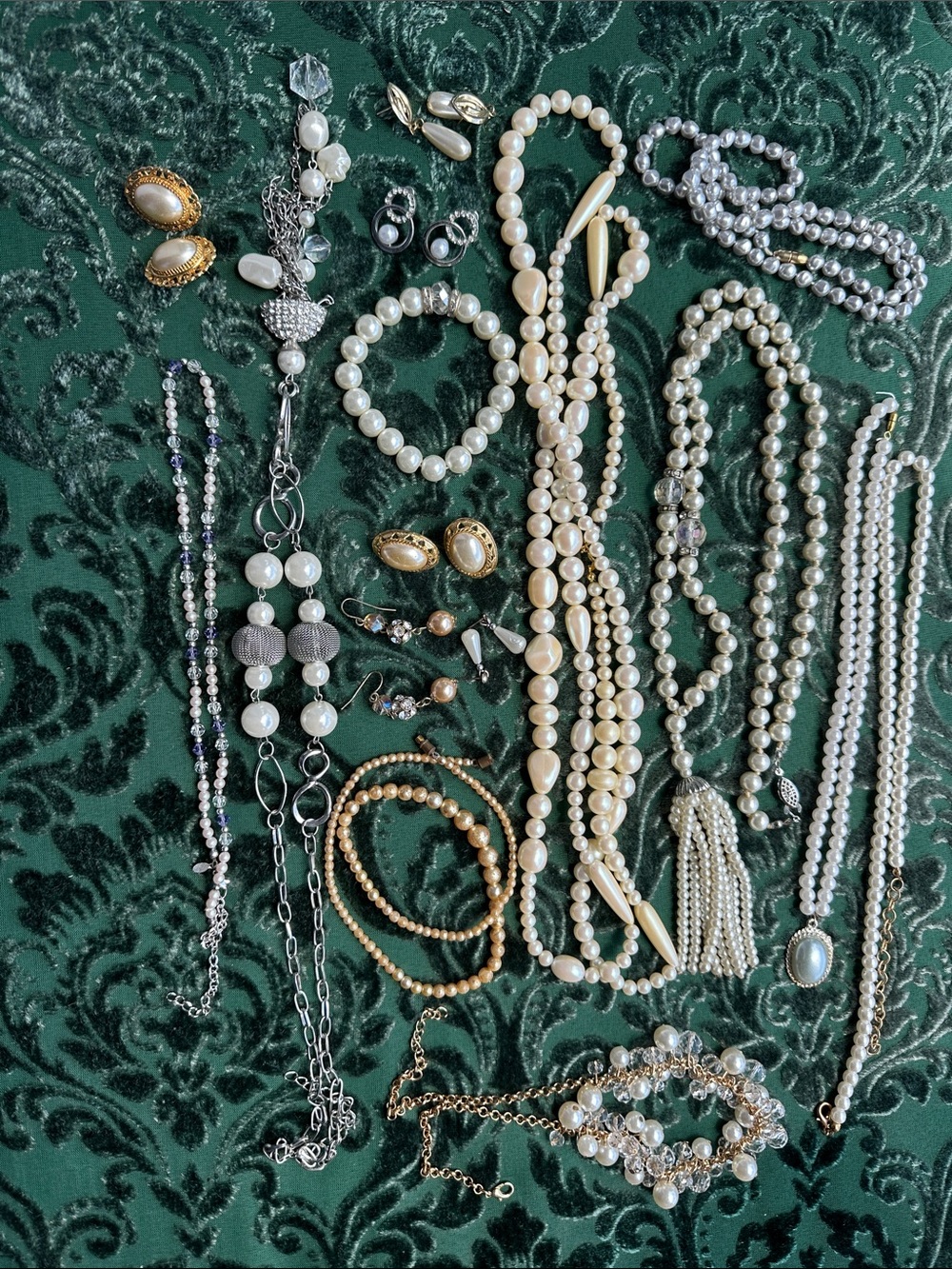 Classic Pearl and Gold-Tone Multi-Strand Jewelry Set - Elegant White Pearls